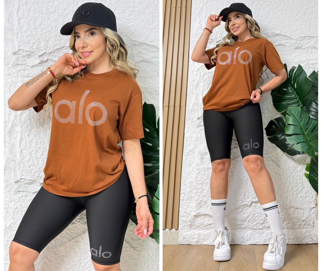 Women’s Active Set – Rhinestone Cold-Fabric T-Shirt & Suplex Biker Shorts
