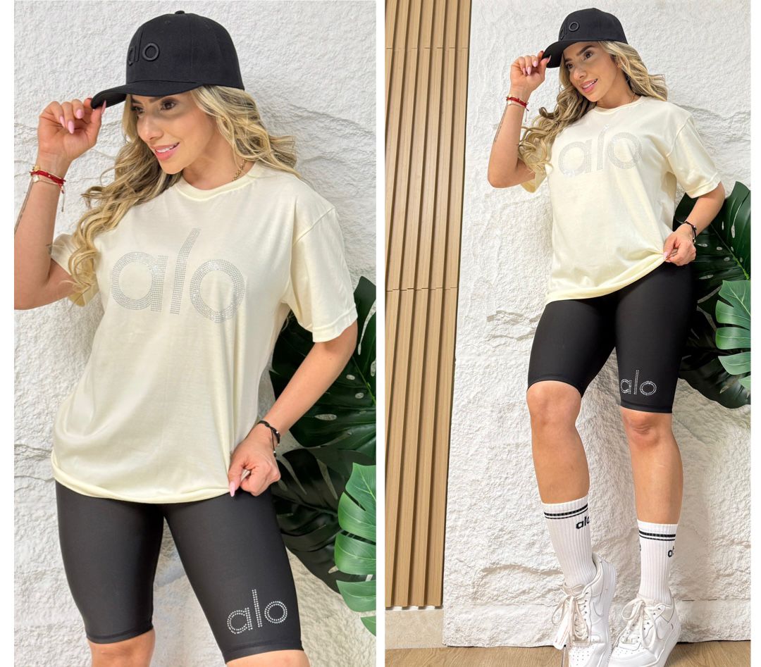 Women’s Active Set – Rhinestone Cold-Fabric T-Shirt & Suplex Biker Shorts