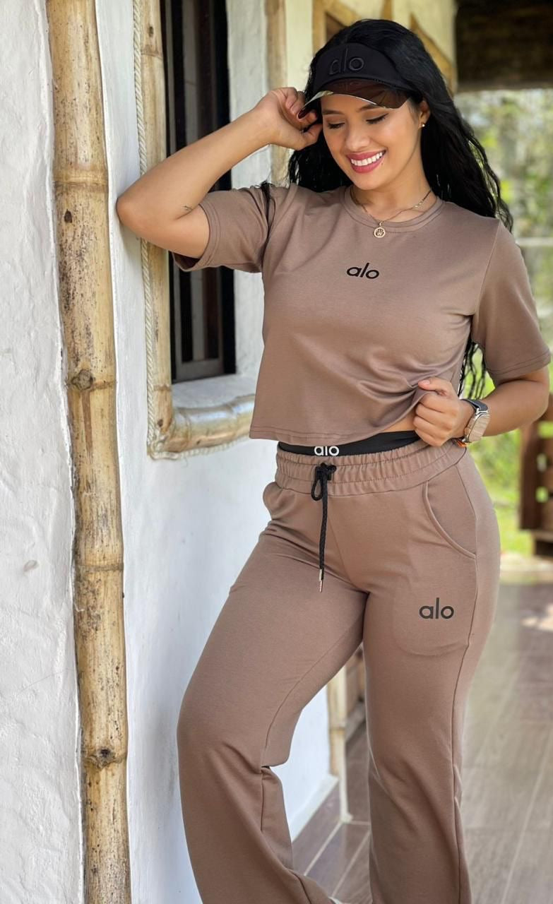 Piece Activewear Set – T-Shirt & Jogger Pants